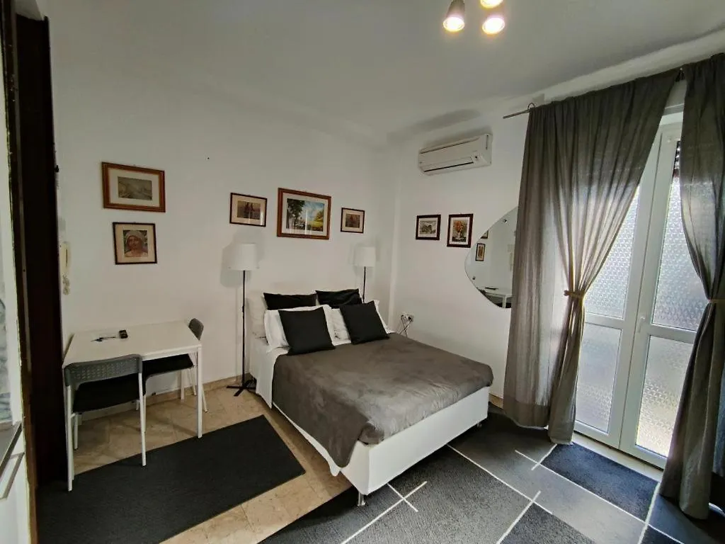 Short Rent Milan Porta Vittoria Apartment