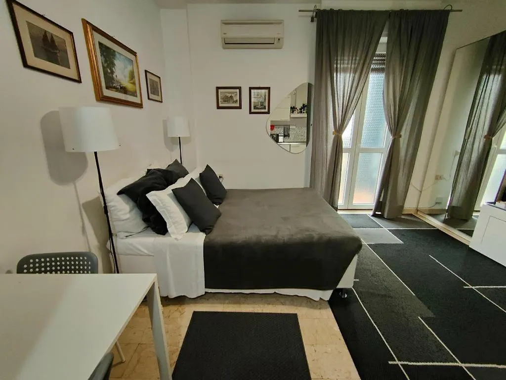 Short Rent Milan Porta Vittoria Apartment